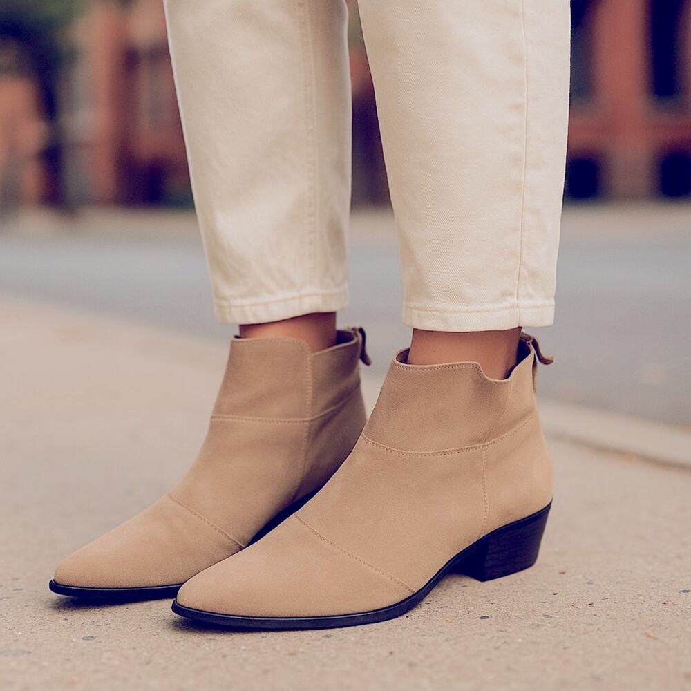 Studio Suede Pointed Toe Ankle Boots Size 7 Taupe Greige Western Chic Booties